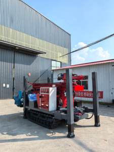 Venta caliente 180m 200m 260m 300m 350m 400m Equipo de perforación hidráulica para pozo de agua Plataforma de perforación sobre orugas para la venta - Product Image 6