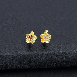 ต่างหูห่วงเล็กทรงดอกไม้ประดับเพชรซิร์คอนชุบทอง 24K คุณภาพดีสำหรับผู้หญิง ราคาขายส่ง JXX - Product Image 3