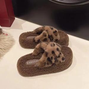 Pantuflas de Moda al por Mayor de Alta Calidad con Suela de PVC, Forro de Pelo Artificial, Pantuflas Planas para Mujer con Calidad al por Mayor - Product Image 6