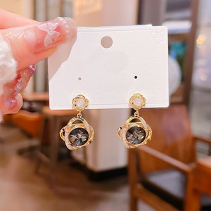 Pendientes de Mujer Chapados en Oro con Circonitas, Diseño Geométrico Retorcido, Joyería de Lujo Brillante y Resistente al Deslustre para Fiestas - Product Image 2