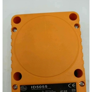 Un capteur de proximité IFM New ID5055 en boîte - Product Image 3