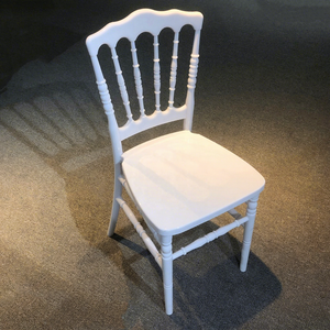 Silla Napoleón de Plástico Apilable y Resistente para Alquiler en Hoteles, Comedores y Bodas - Product Image 4