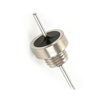 Filtre EMI de type fileté 4700pF X7R 2KV pour circuits électroniques de précision.