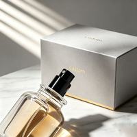 Flacon de parfum en verre transparent à base épaisse avec bouchon en plastique, étiquette autocollante dorée personnalisée, flacon de parfum avec boîte cadeau