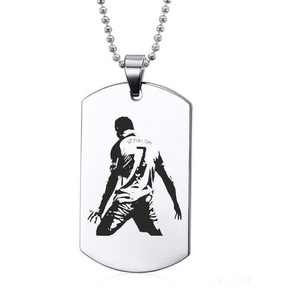 <span class=keywords><strong>Collar</strong></span> de Acero de Titanio y Acero Inoxidable con Placa de Identificación de Marca con Logo de Club de Fútbol de C. Ronaldo y Messi para Hombres al por Mayor - Product Image 5