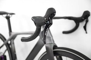 Bicicleta de Carretera Ligera de Fibra de Carbono Twitter R10pro 700C con Juego de Ruedas de Alto Módulo, 24 Velocidades, Modelo de Carreras Estándar 105/R7120 2x12 - Product Image 5