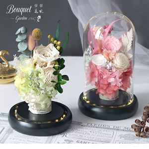 Vente en gros de roses <span class=keywords><strong>éternelle</strong></span>s sous cloche en verre, boîte cadeau avec lumière LED, fleurs réelles conservées - Décoration pour <span class=keywords><strong>la</strong></span> Saint-Valentin, mariage, Noël, remise de diplôme - Product Image 5