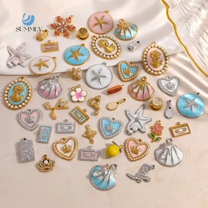 SUMMLY En gros Breloques Étoile <span class=keywords><strong>de</strong></span> mer, Coquillage, <span class=keywords><strong>Couronne</strong></span> <span class=keywords><strong>de</strong></span> Princesse en Acier Inoxydable Plaqué Or 18K pour la Fabrication <span class=keywords><strong>de</strong></span> Bijoux DIY (Colliers, Boucles d'oreilles) - Product Image 1