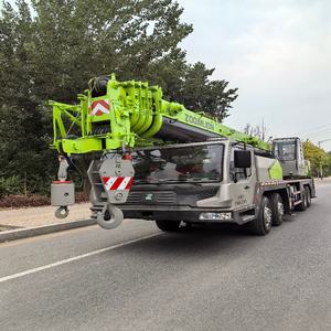 Grúa Móvil ZOOMLION ZTC500 de 50 Toneladas, Marca China, Pluma de 42m, Alta Eficiencia para Ingeniería de Construcción Portuaria - Product Image 2