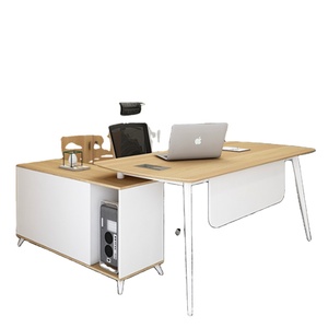 Scrivania da Ufficio Moderna Convertibile ed Estensibile in Legno per 4 Persone - Product Image 1