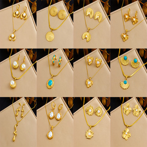 Conjunto de Aretes y Collar de Acero Inoxidable Chapado en Oro Vintage con Forma de Corazón, Turquesa Azul y Perlas para Boda, Compromiso o Fiesta - Product Image 6