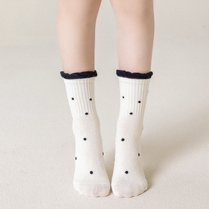 Muestra Gratuita de Calcetines Deportivos Unisex de Alta Calidad, Secado Rápido, Personalizados, con Logotipo Tejido y Estampado Completo en Rojo y Verde, Aptos para Diabéticos - Product Image 5