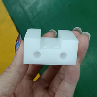 Service de fraisage CNC sur mesure, support de capteur en POM blanc, pièces de machine à fraiser CNC