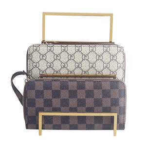 Deyi 3-lagiger Gold Metall Kupplungs halter Riser Wallet Display Rack für grenz überschreitende Einkaufs zentrum Kleidung - Product Image 3