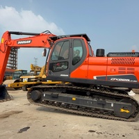 Excavatrice d'occasion Doosan DX225LC-9C à prix avantageux, 22 tonnes, hydraulique, sur chenilles, pour travaux de terrassement, en stock