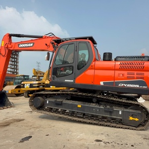 Excavatrice d'occasion Doosan DX225LC-9C à prix avantageux, 22 tonnes, hydraulique, sur chenilles, pour travaux de terrassement, en stock - Product Image 3