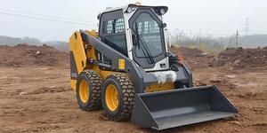Mini-chargeuse compacte polyvalente 365B avec attaches rapides : plusieurs travaux, une seule machine - Product Image 2