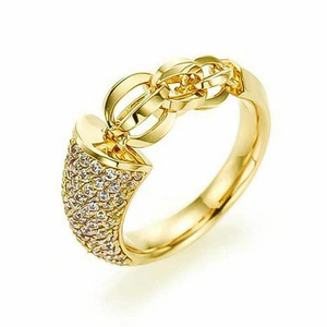 Anello da Donna Dorato con Catena a Maglie e Chiusura a Lucchetto, Micro Pavé di Zirconi, Gioiello Tradizionale per Uso Quotidiano e Feste, Regalo di Moda - Product Image 2