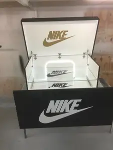 ไฟ LED ตู้กระจกเทรนเนอร์เคสเก็บรองเท้ากล่องรองเท้ายักษ์สำหรับ Adidas Nike