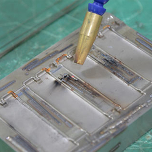 Soudeurs laser par points Yag Réparation de moulage par injection plastique Machine de soudage laser pour réparation de moules - Product Image 3