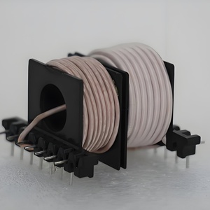 <span class=keywords><strong>Fil</strong></span> Litz en cuivre recouvert de soie de type à <span class=keywords><strong>soudure</strong></span> directe USTC / UDTC 0,08 mm x 210 brins pour le bobinage de transformateurs et de bobines - Product Image 1