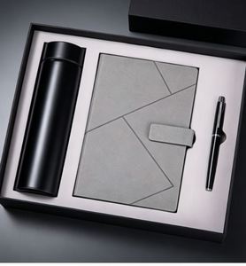 Ensemble cadeau de carnet de notes haut de gamme avec stylo et bouteille, cadeaux promotionnels d'entreprise personnalisables, article avec logo, ensemble cadeau de tasse et de carnet de notes - Product Image 4
