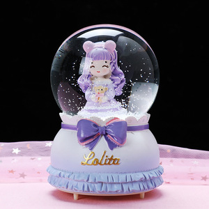 Escultura de Bola de Nieve de Resina Artificial Personalizada con Forma de Animal Pintada a Mano y Efectos de Iluminación para un Ambiente Festivo - Product Image 5