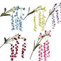 Hochwertige Künstliche Glockenblumen, Maiglöckchen und Glyzinien als Hängende Windspiele, Plastik-Seidenblumen für Florale Dekorationen