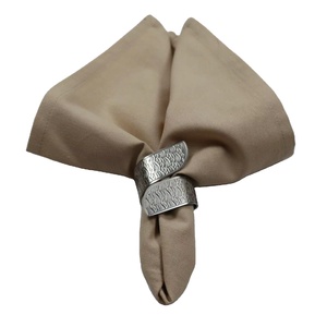 Serviettes en tissu 100 % polyester écologiques, carrées, faites à la main, 16 pouces, résistantes aux plis, à bord gaufré, en stock à l'étranger, vente en gros - Product Image 2