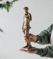 Sculptures en résine personnalisées de la décoration de la maison classique moderne statue grecque de David en bronze antique