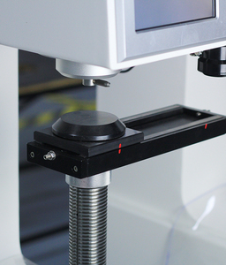 Durómetro Digital Universal HBRV-187.5DX para Pruebas de Dureza Brinell, Rockwell y Vickers con Pantalla Táctil - Product Image 2