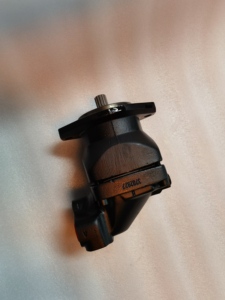 มอเตอร์ไฮดรอลิก Lainuo รุ่น F11-005 F11-006 F11-010 F11-012 F11-014 F11-019 F11-150 F11-250 สำหรับรถขุด รุ่น F11-019-MU-SN-S-000 - Product Image 1