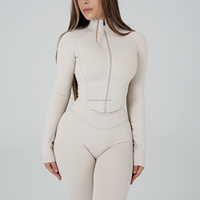 Léger respirant coupe ajustée grande taille Fitness course entraînement Gym Contour fermeture éclair à manches longues vêtements de sport veste de sport femmes