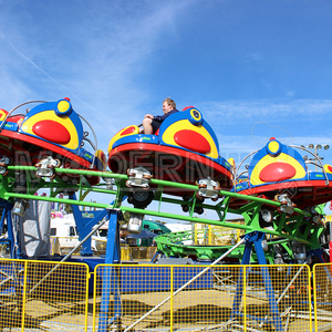 Atractiva Montaña Rusa Giratoria de Acero para Parque de Atracciones en Venta - Fabricante para Exteriores e Interiores - Product Image 1