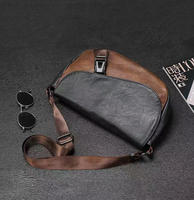 Sac à bandoulière en cuir PU patchwork bicolore tendance pour homme, style streetwear, avec boucle à dégagement rapide, sac messager