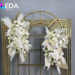 Arreglo Floral de Alta Calidad LEDA con Rosas, Orquídeas y Palmeras, Camino de Mesa Colgante para Decoración de Esquinas y Fondos - Product Image 2