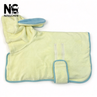Peignoir de bain pour animaux de compagnie en polaire corail, anti-peluchage, séchage rapide, oreilles de lapin, lavable en machine, pour usage intérieur - Vente en gros G-Factory