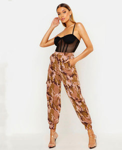 Nouvelle collection 2020 : Survêtement personnalisé en velours polyester/coton pour femme – Joggers et sweats à capuche ornés de diamants, coupe ajustée, idéal pour l'hiver - Product Image 2