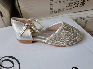 Nouvelle Collection 2025 Chaussures <span class=keywords><strong>de</strong></span> Princesse pour Filles, en Cuir avec Strass et Perles, Idéales pour la <span class=keywords><strong>Danse</strong></span> et les Spectacles – Vente en Gros - Product Image 2
