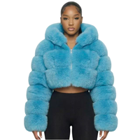 Manteau court en fausse fourrure de renard pour femme avec chapeau, manches longues, design à empiècements - En stock