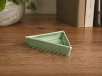 Assiette triangulaire verte 14,9 cm, 45 % porcelaine fine émaillée, assiette de service géométrique en céramique
