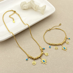 สร้อยข้อมือสแตนเลสสตีลชุบทอง 18K PVD ประดับด้วยเทอร์ควอยซ์ลายต้นไม้แห่งชีวิตและลายพระอาทิตย์สไตล์โบฮีเมียน |   กันน้ำ ป้องกันการแพ้ และไม่ซีดจาง - Product Image 3