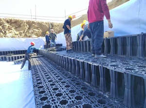 Module de stockage d'<span class=keywords><strong>eau</strong></span> de <span class=keywords><strong>pluie</strong></span> géocellulaire haute résistance, réservoir d'atténuation souterrain pour la collecte d'<span class=keywords><strong>eau</strong></span> d'irrigation dans les zones de sécheresse - Product Image 2