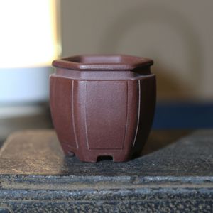 Maceta hexagonal de arcilla morada hecha a mano para plantas en maceta - Product Image 2