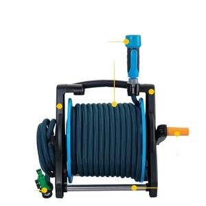 Enrouleur de tuyau avec tuyau en nylon de 50 pieds et pistolet de pulvérisation pour l'arrosage du jardin et le lavage de voiture - Product Image 1