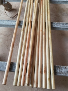 Palo de madera con diseño floral <span class=keywords><strong>en</strong></span> oferta, mango de madera para escoba y fregona, para escobas de plástico y mangos de fregona, 100-150 cm - Product Image 2