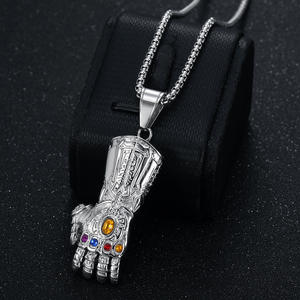 Collar con Colgante de Guantes de Thanos de los <span class=keywords><strong>Vengadores</strong></span>, Accesorio de Hip Hop al por Mayor, de Acero Inoxidable con Diamantes - Product Image 3