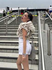 Women Leopard Print Faux Fur Cropped Vest <b>Hooded</b> Sleeveless Furry Crop <b>Gilet</b> Y2K Streetwear - Product Image 2
