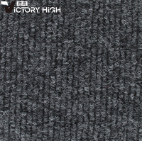 Tapis commercial en rouleau de tapis non tissé à bas prix pour banquet 100% polyester tapis rouge auto-adhésif pour événements mariages