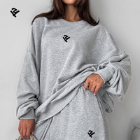 Ensemble de survêtement streetwear 2 pièces gris pour femme : sweat-shirt et pantalon de jogging avec logo brodé, coupe oversize